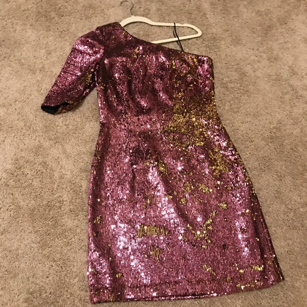 ✨BADGLEY MISCHKA GLITTER DRESS✨